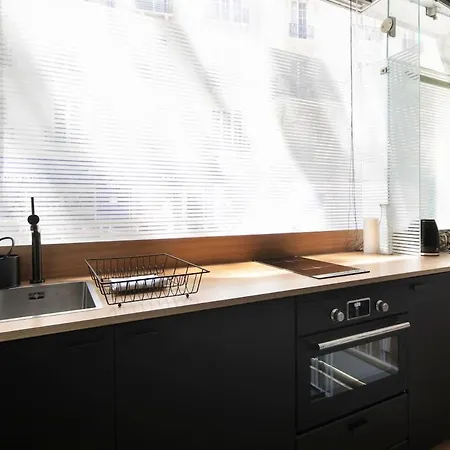 Appartement In Montmartre *